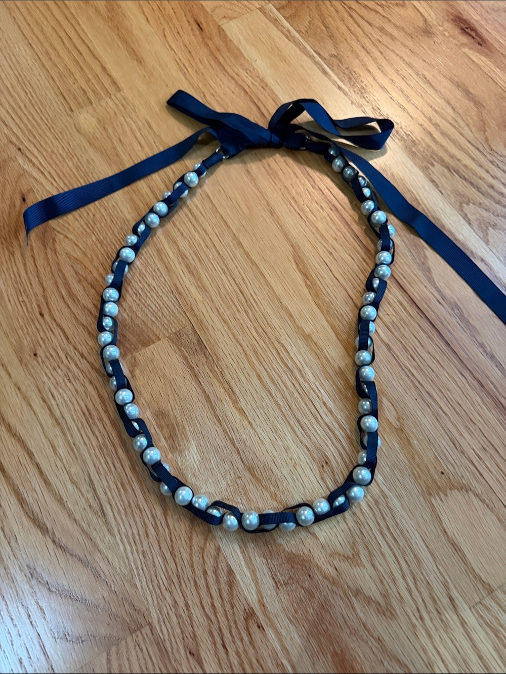 Ribbon-Tied Pearl Necklace in Navy and Cream